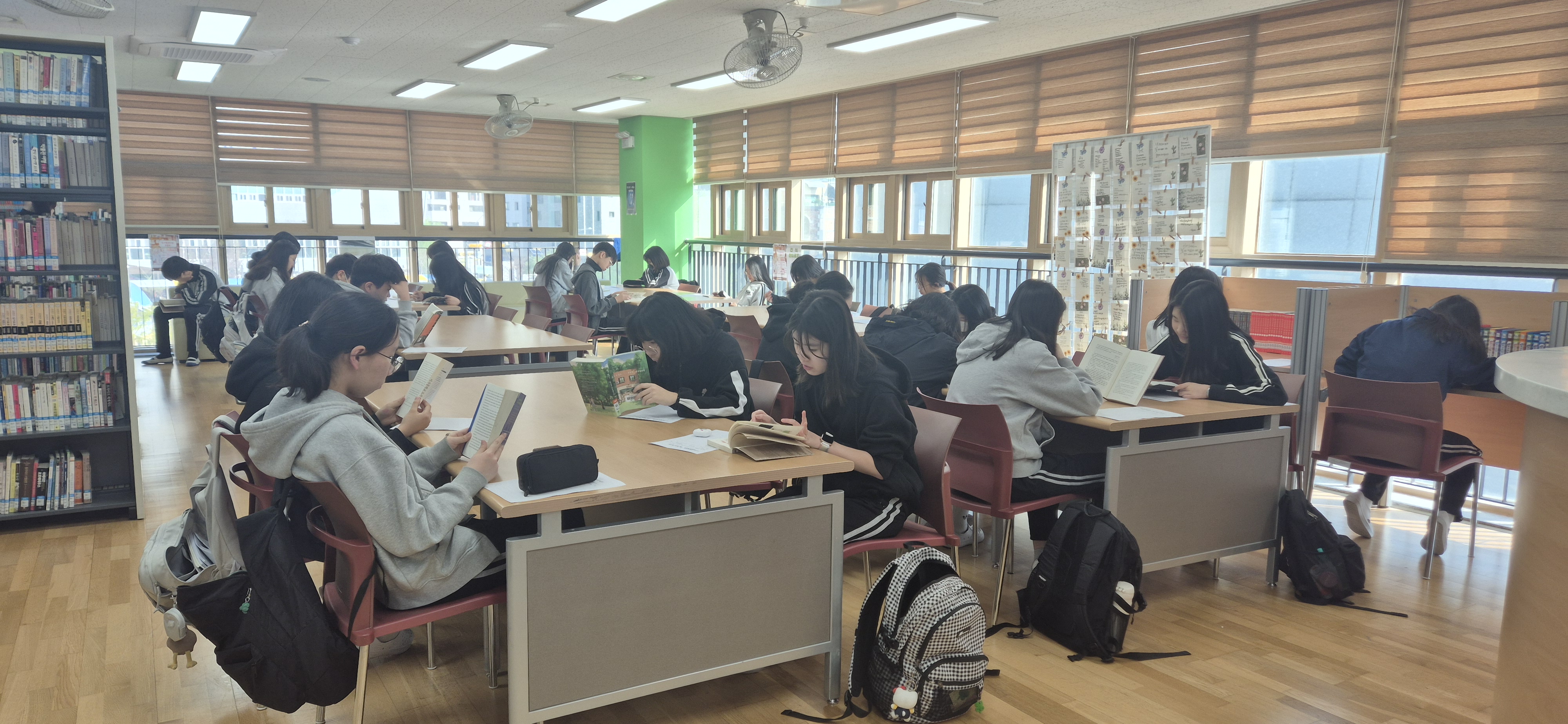 하남 미사중 ‘북적북적 아침독서단’ 2학기 10월 12일 시작…월·수·금 아침 도서관 대표 이미지