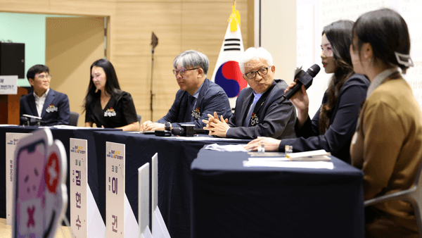 청소년 SNS 규제 국회 토론회…폰 프리 스쿨 300교로 확대 대표 이미지